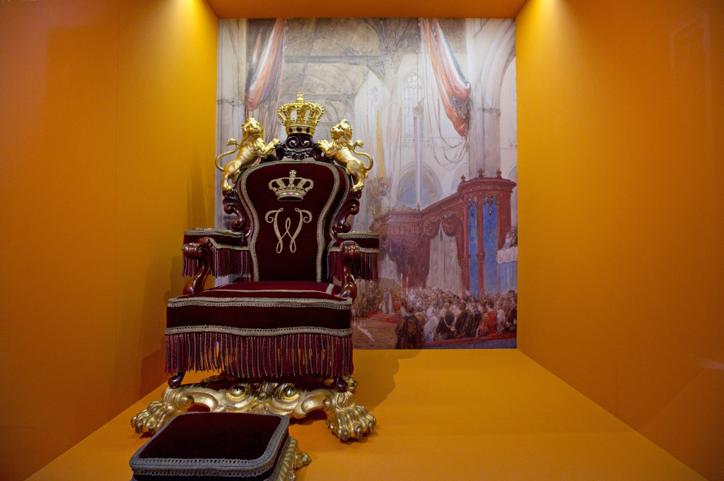 De troon waarop Willem III zat tijdens zijn inhuldiging. Foto Evert Elzinga