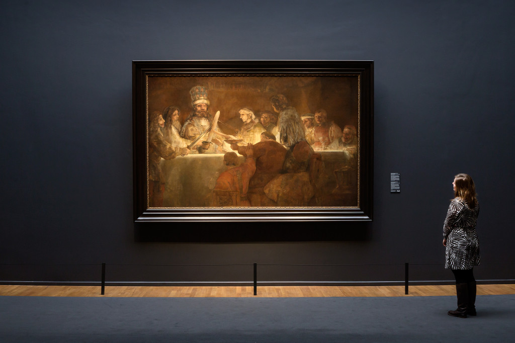 Rembrandts Claudius Civilis uit Zweden hangt in de laatste nis rechts voor de Nachtwacht-zaal