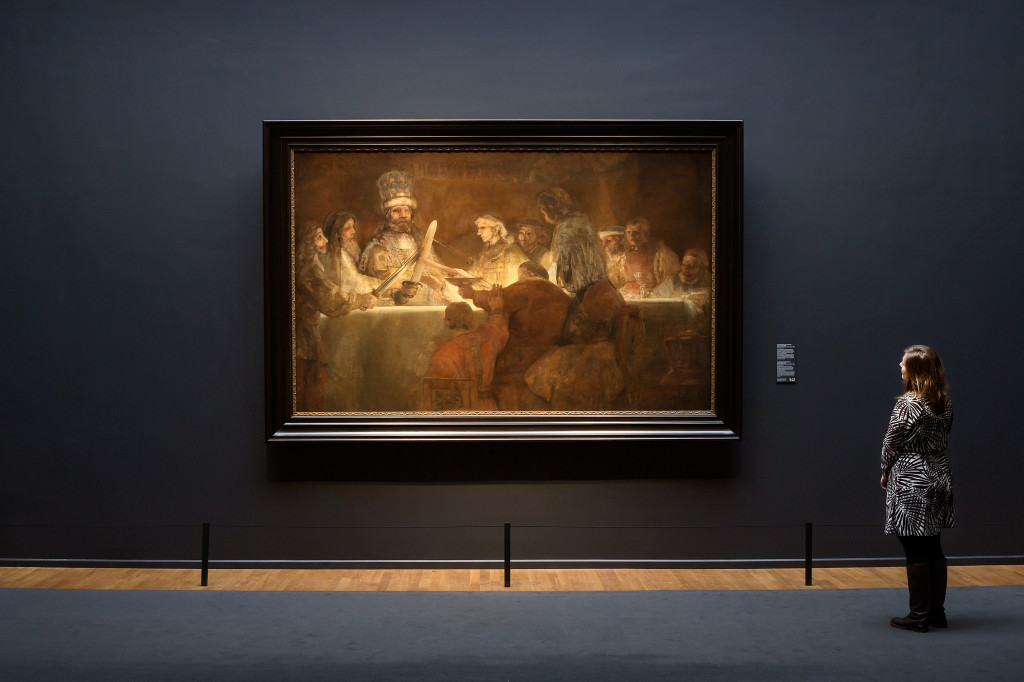 Rembrandts Claudius Civilis uit Zweden hangt in de laatste nis rechts voor de Nachtwacht-zaal