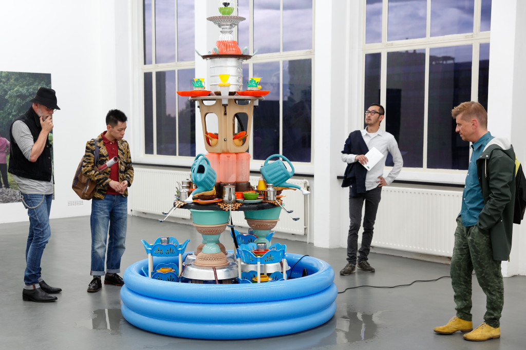 Adrian Wong, Fountain II, Surinaams, Chinees, Indisch, 2014, foto Aad Hoogendoorn, Courtesy Witte de With Center for Contemporary Art, 2014