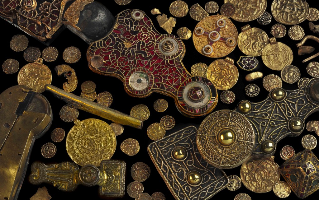 Goudschatten uit het Fries Museum, collectie Fries Museum, provincie Fryslân, Het Koninklijk Fries Genootschap. Fotografie: Erik en Petra Hesmerg