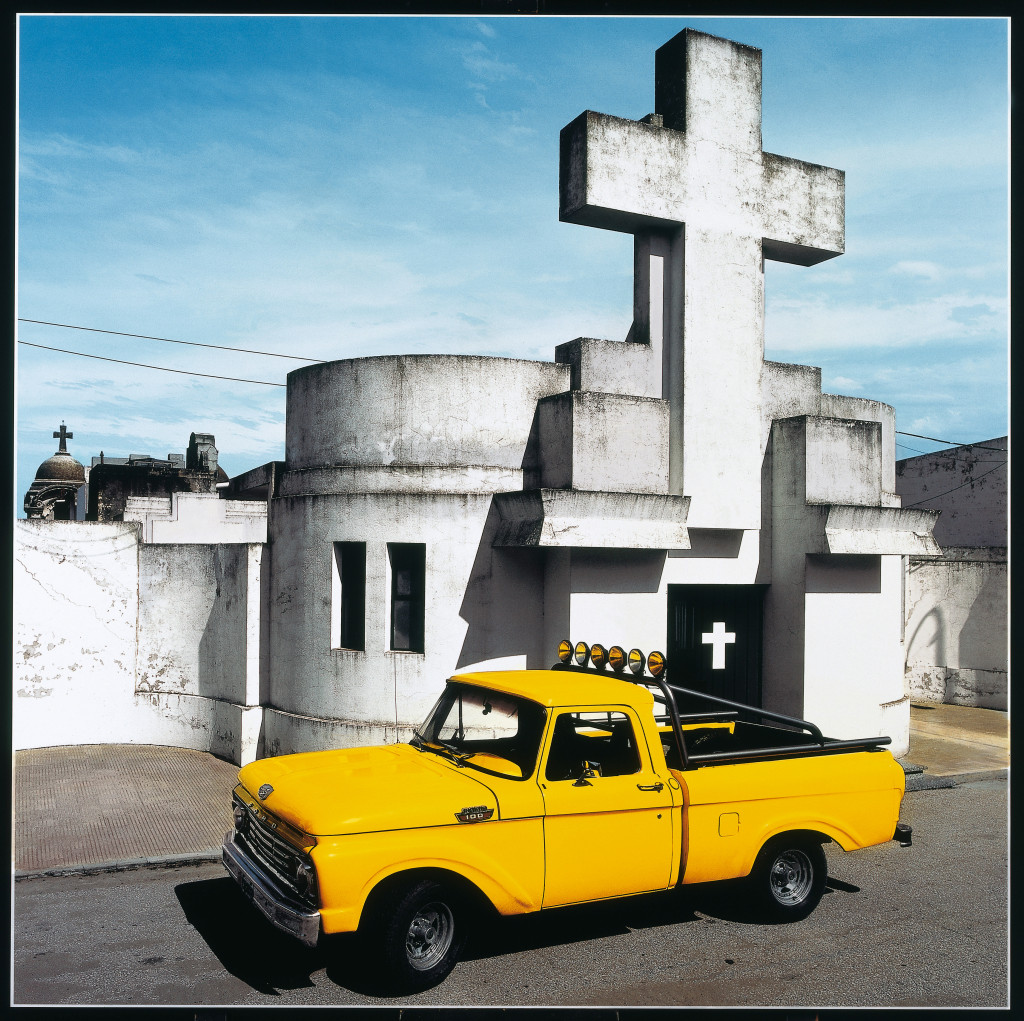 Marcos López, Cemetery, 2003/2006 uit de serie 'Urban Landscapes' Daros Collection, foto: Peter Schächli, c Marcos López