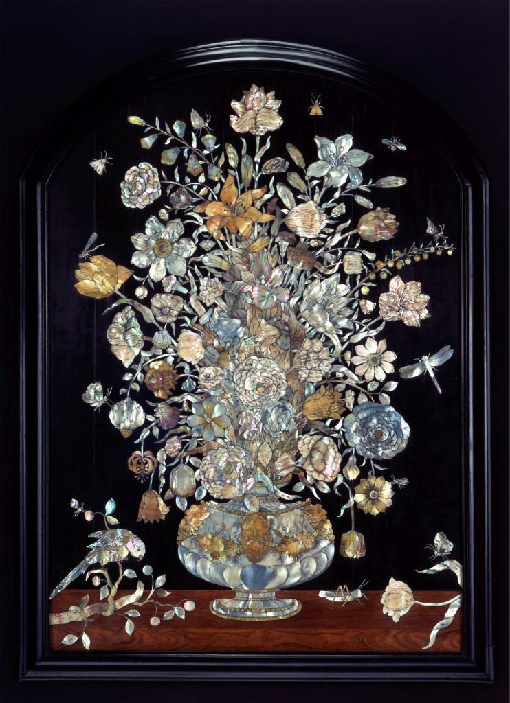 Dirck van Rijswijck, paneel met bloemenvaas, onder meer ebbehout en parelmoer, 1654, a parrot, and insects, 1654, Staatliche Kunstsammlungen, Grünes Gewölbe, Dresden