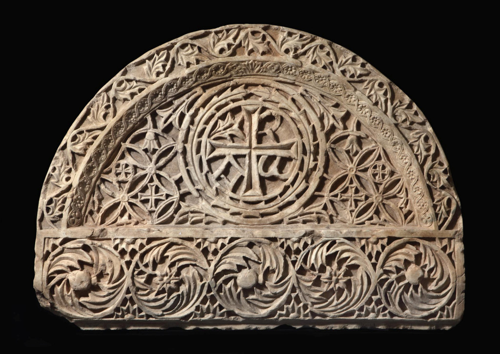 Byzantijnse latei of tympaan, Klein-Azië, 6e-7e eeuw, marmer, De Backker Medieval Art, PAN Amsterdam