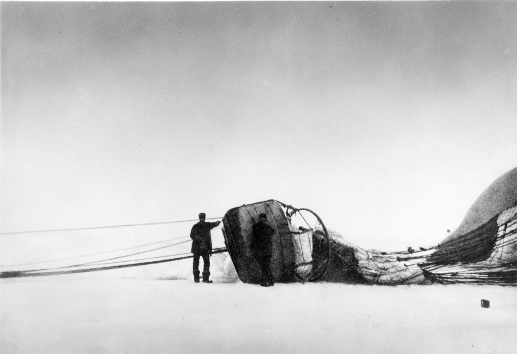 De gestrande Noordpool-reizigers Andrée en een teamlid, foto Nils Strindberg, c Grenna Museum - Andrée Expedition Polar Center