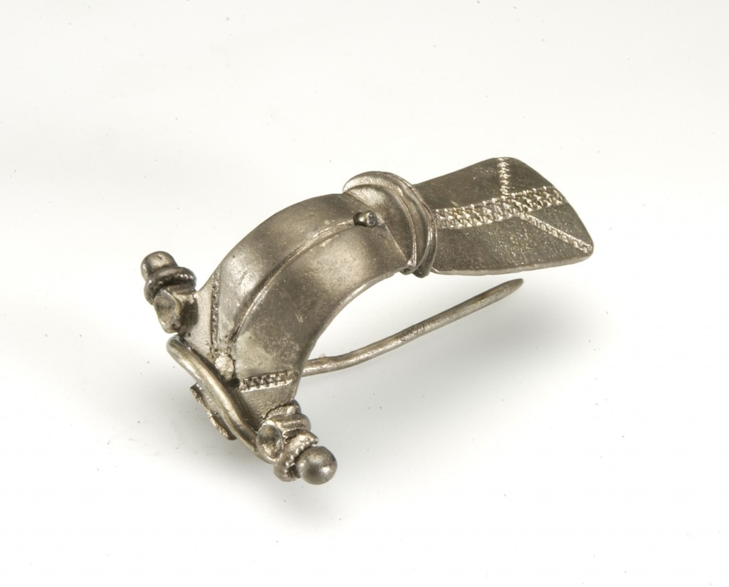 Westgermaanse 'ogenfibula', 1-75 na Chr, foto Rijksmuseum van Oudheden