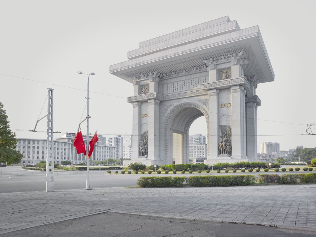 Arch of Triumph, Pyongyang, 2015, Eddo Hartmann