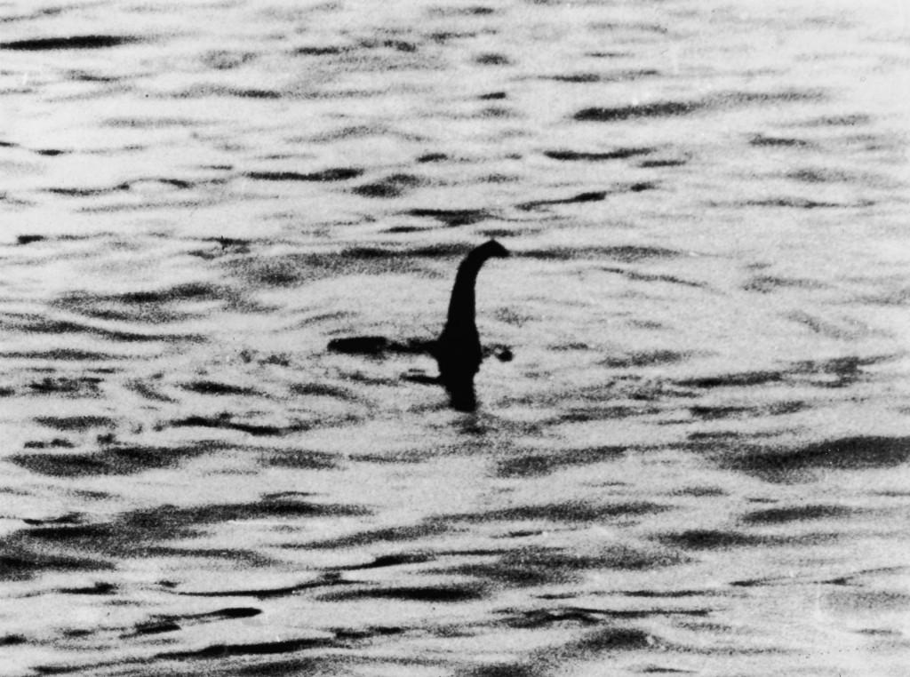 De 'Surgeon's Photo' van Nessie. Fake nieuwsfoto Monster van Loch Ness door R.K. Wilson. Bron: Daily Mail, 21 april 1934